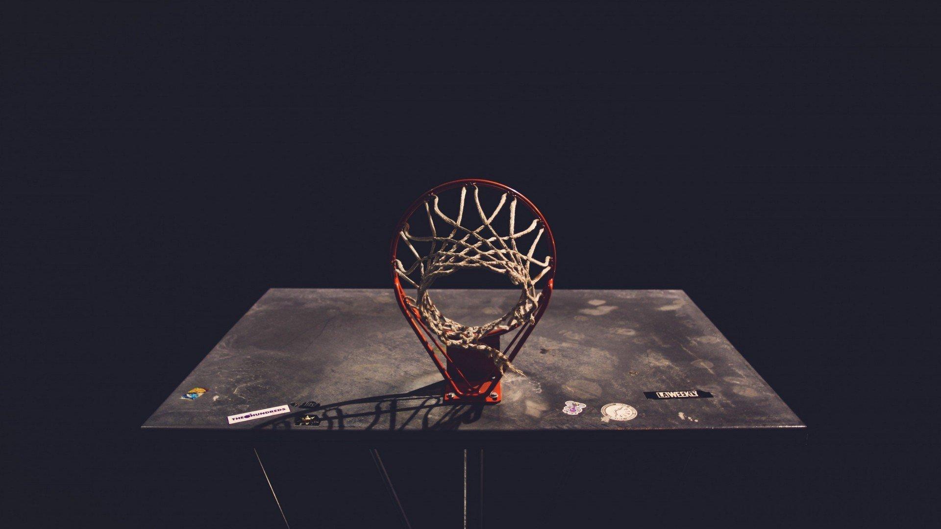 詹俊前瞻国足关键战,主场对阿曼澳大利亚需争取至少抢四分